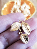 Alloy Silver Charm, 25mm Three Leaf Charm | Fashion Jewellery Outlet | Fashion Jewellery Outlet