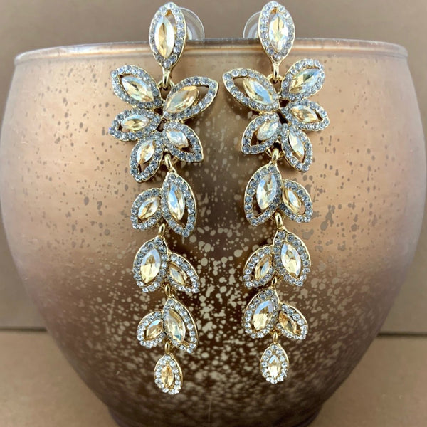 Flower Designer Crystal Earrings, Champagne | Fashion Jewellery Outlet | Fashion Jewellery Outlet
