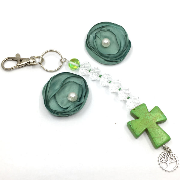 Green Howlite Keychain with Charm | Fashion Jewellery Outlet | Fashion Jewellery Outlet