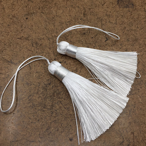 White Silk Tassel for Jewelry | Fashion Jewellery Outlet | Fashion Jewellery Outlet