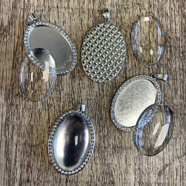 Oval Alloy Silver Rhinestone Photo frame Pendant | Fashion Jewellery Outlet | Fashion Jewellery Outlet