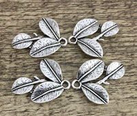 Alloy Silver Charm, 25mm Three Leaf Charm | Fashion Jewellery Outlet | Fashion Jewellery Outlet