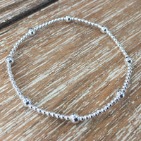 Silver with Accent Bead Stretchy Bracelet | Fashion Jewellery Outlet | Fashion Jewellery Outlet