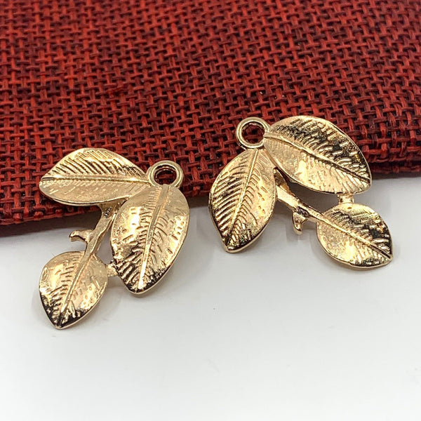 Leaf bunch charm | Fashion Jewellery Outlet | Fashion Jewellery Outlet